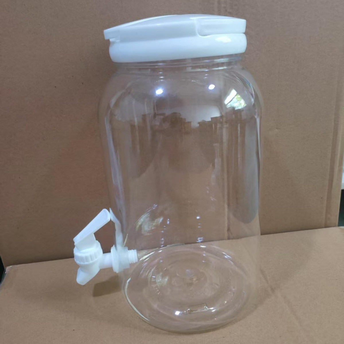 Clear 3.8L Beverage Dispenser with Spigot W775