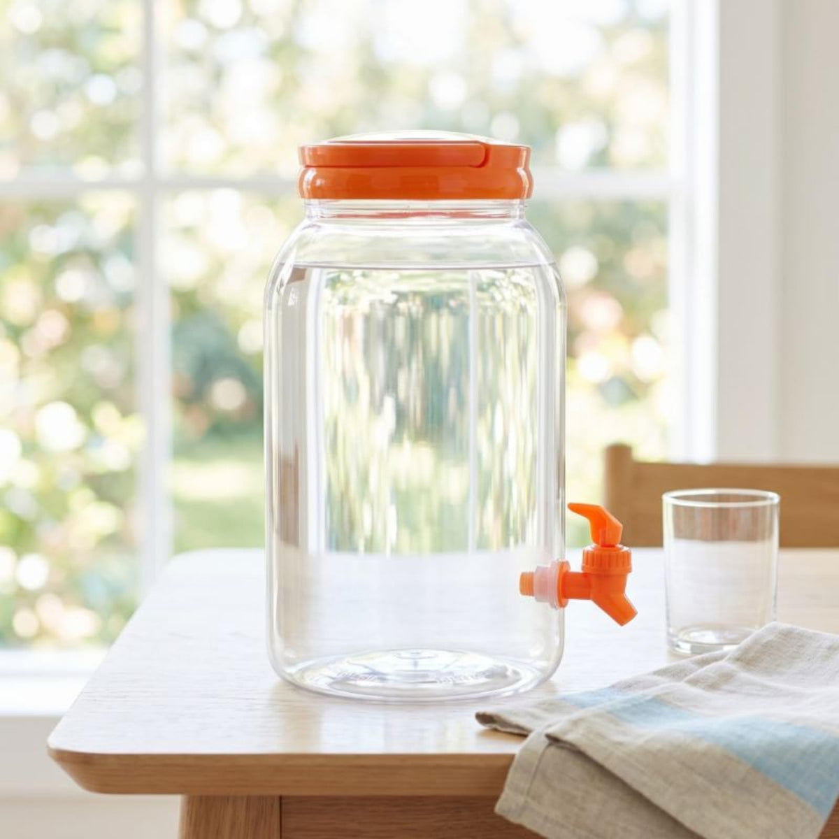 Clear 3.8L Beverage Dispenser with Spigot W775