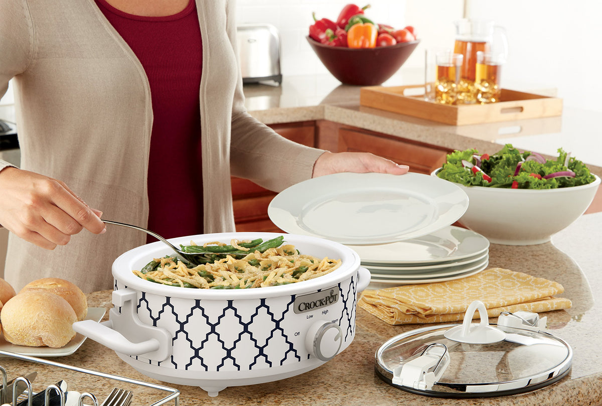 7 Quart Oval Manual Slow Cooker and 2.5 Quart Casserole Slow Cooker R963